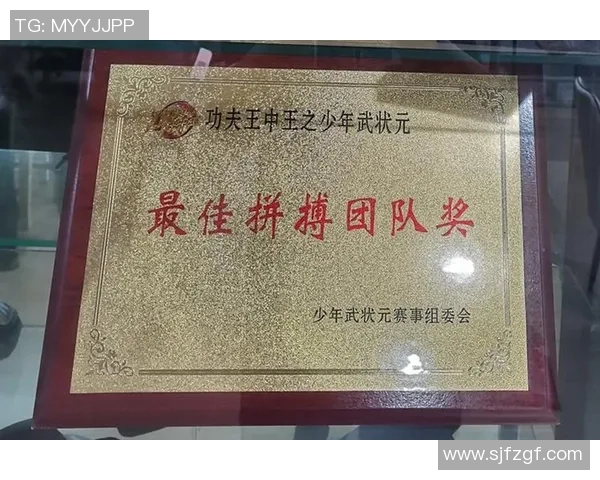 足球队长高凯王毅将2引领球队奋勇争先展现拼搏精神与团队力量